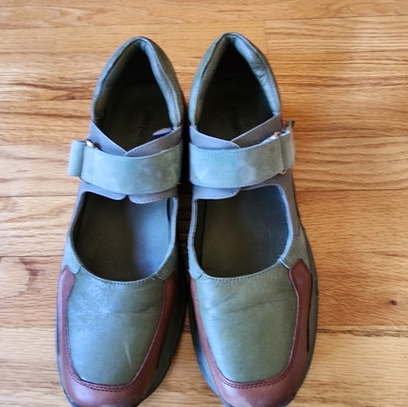 Jeffrey Campbell Retro Kicks  Maryjane Sneaker Size 8 Olive Brown Pink Sporty - Picture 12 of 12